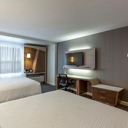 Hotel Courtyard By Marriott Montreal West Island/Baie D'Urfe Extérieur photo
