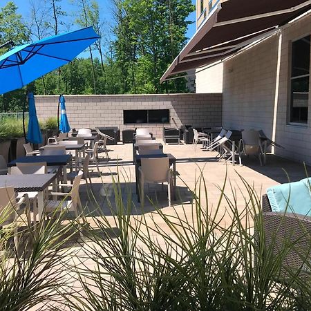 Hotel Courtyard By Marriott Montreal West Island/Baie D'Urfe Extérieur photo