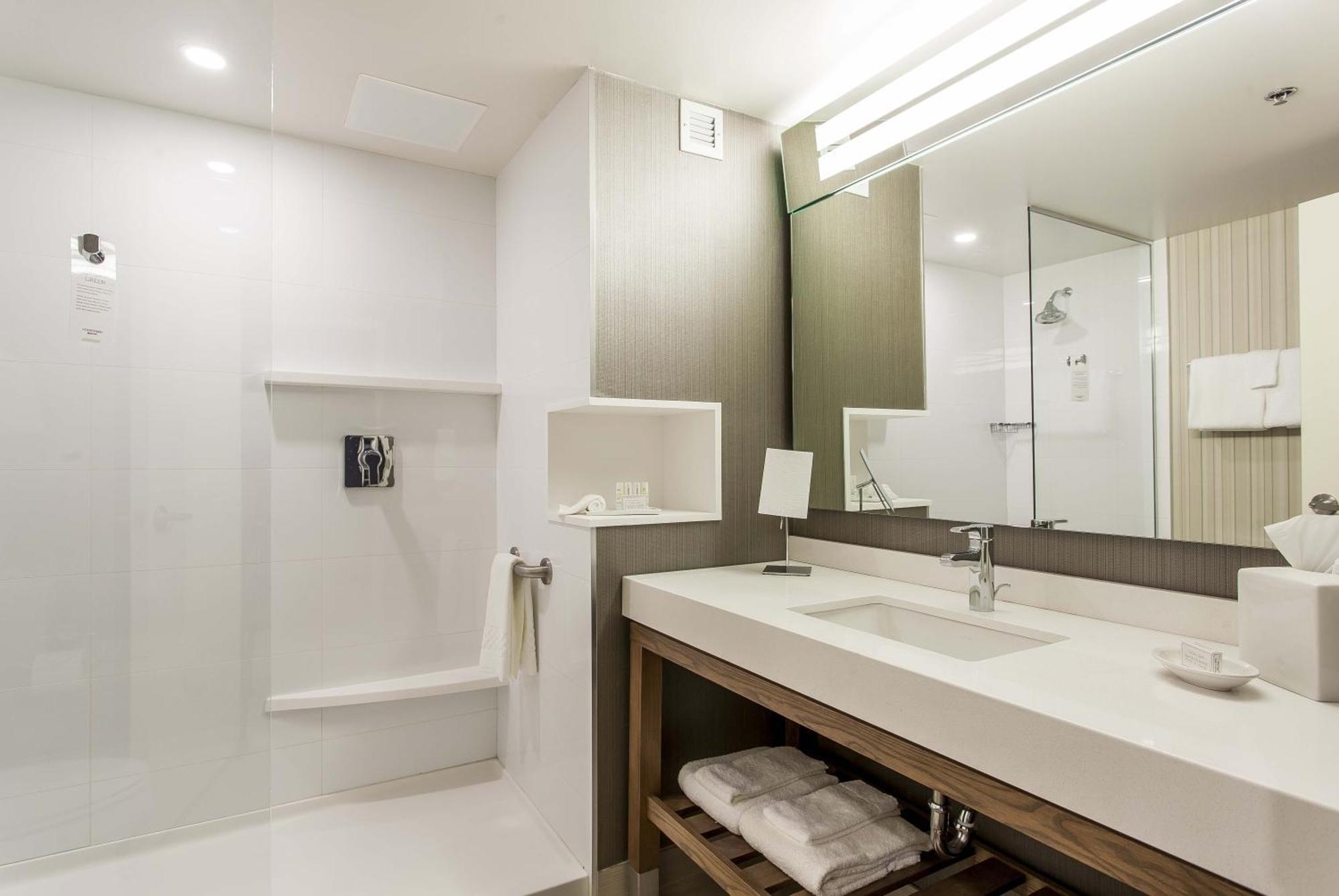 Hotel Courtyard By Marriott Montreal West Island/Baie D'Urfe Extérieur photo