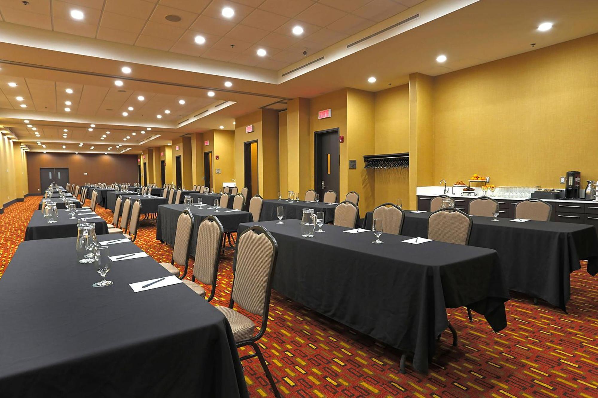 Hotel Courtyard By Marriott Montreal West Island/Baie D'Urfe Extérieur photo