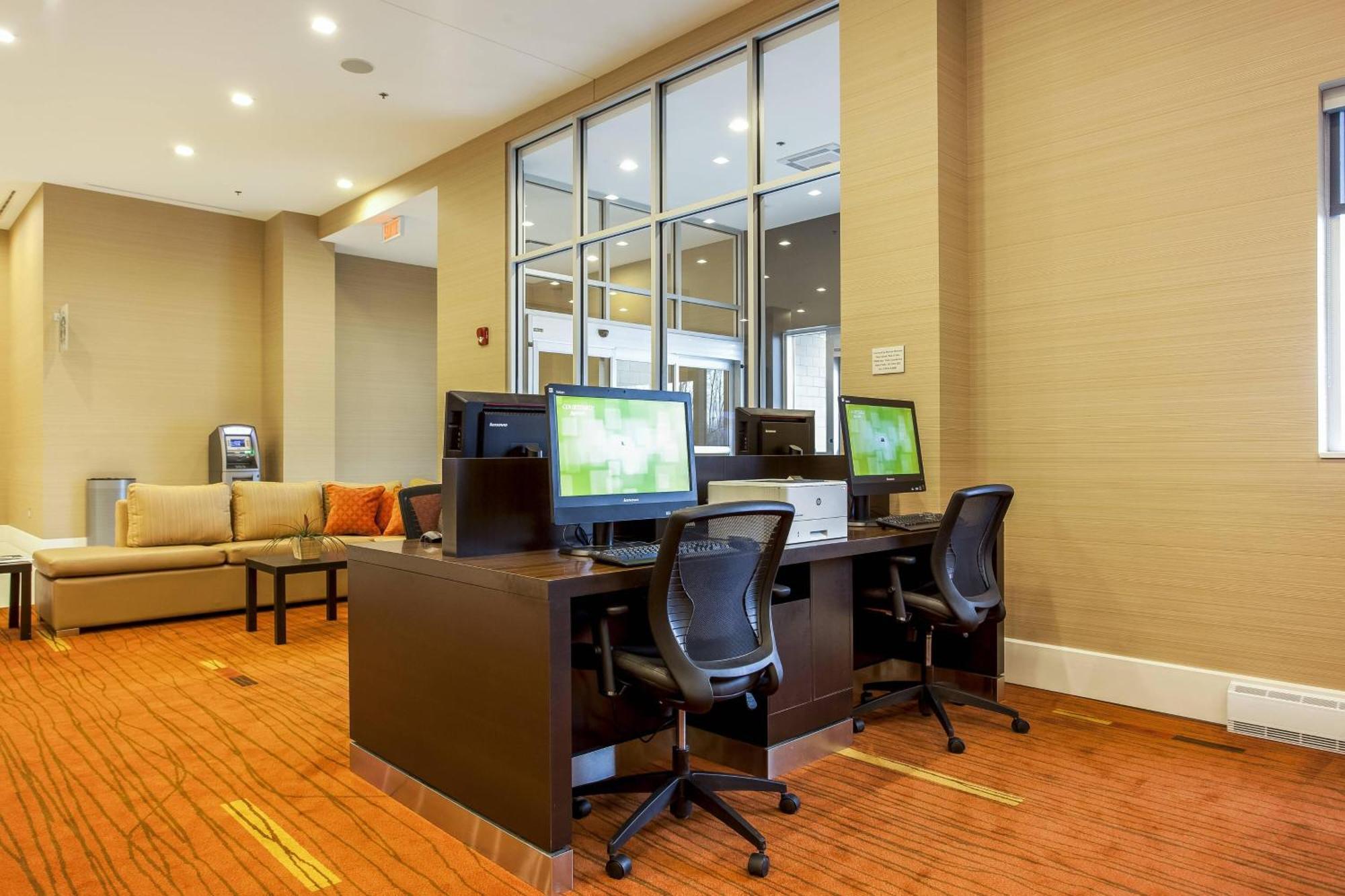 Hotel Courtyard By Marriott Montreal West Island/Baie D'Urfe Extérieur photo