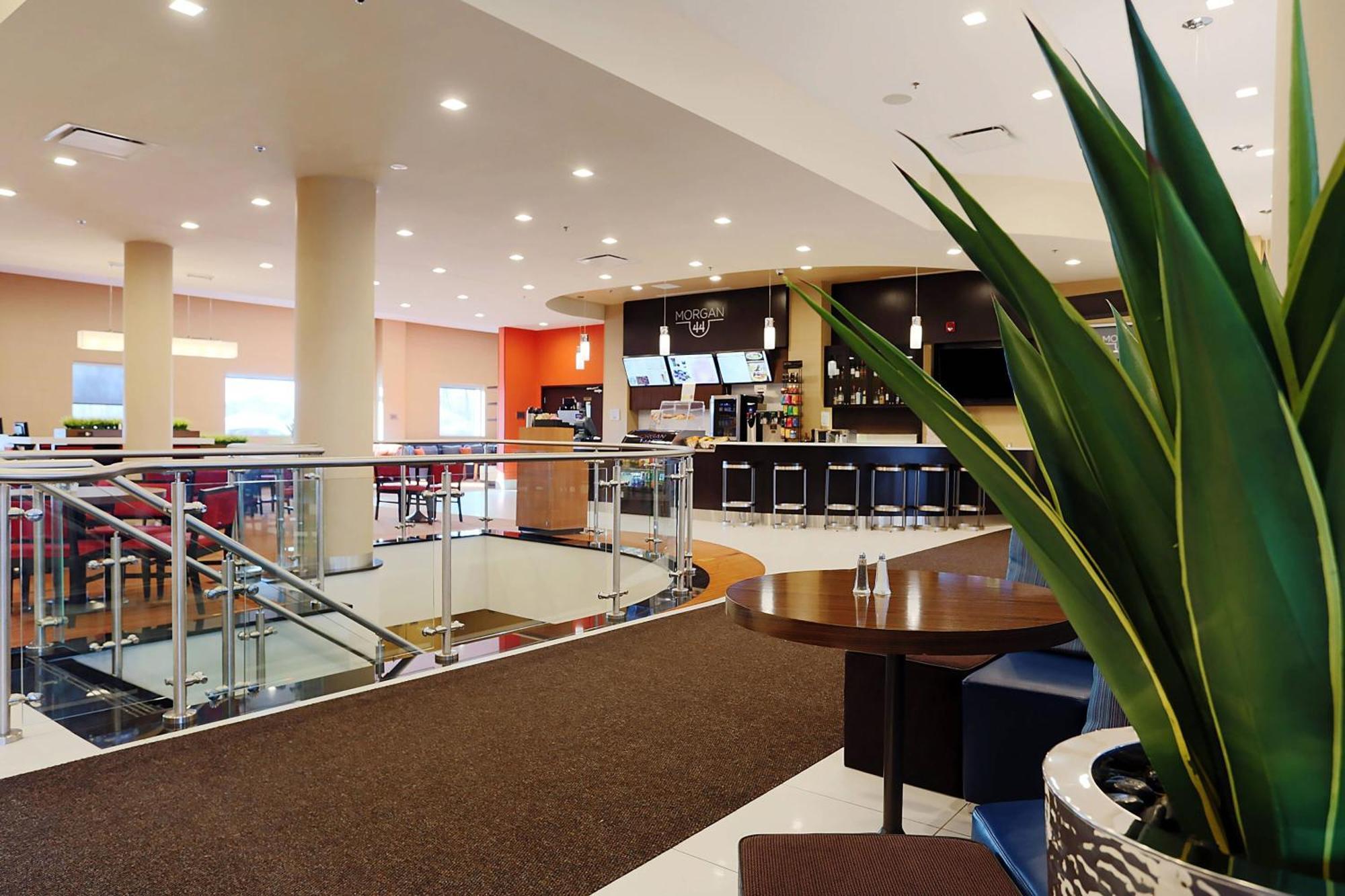 Hotel Courtyard By Marriott Montreal West Island/Baie D'Urfe Extérieur photo