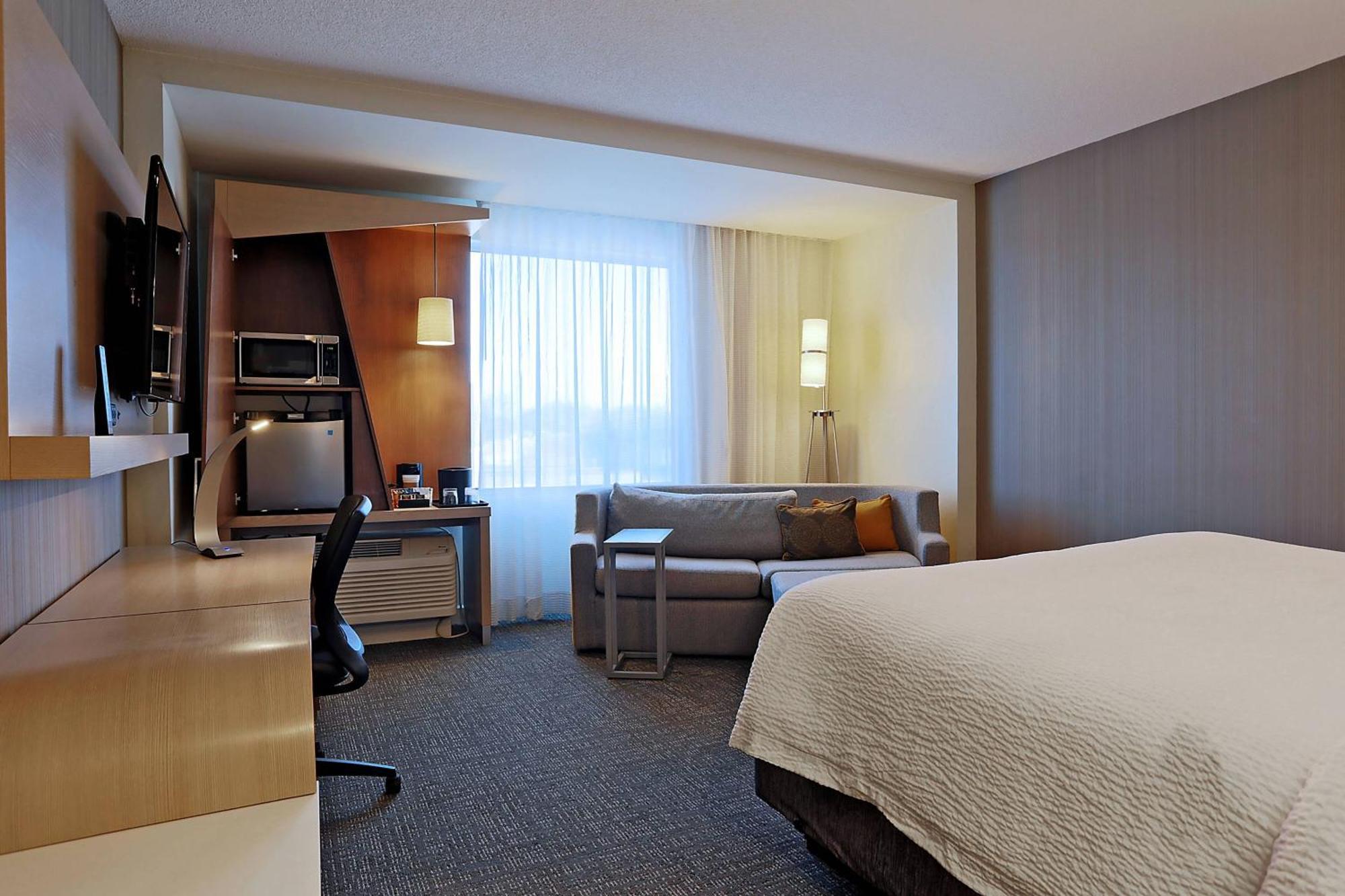 Hotel Courtyard By Marriott Montreal West Island/Baie D'Urfe Extérieur photo