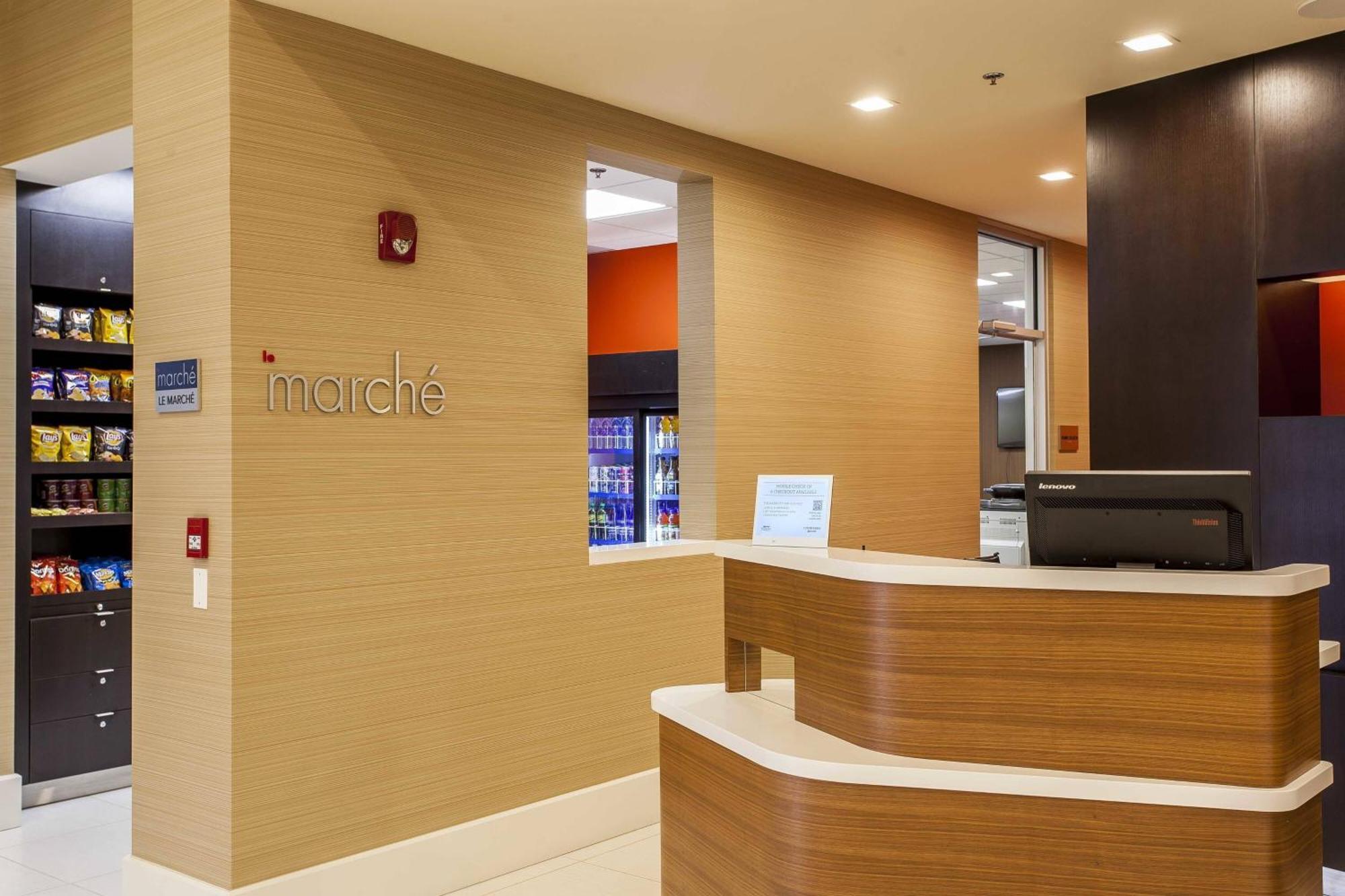 Hotel Courtyard By Marriott Montreal West Island/Baie D'Urfe Extérieur photo
